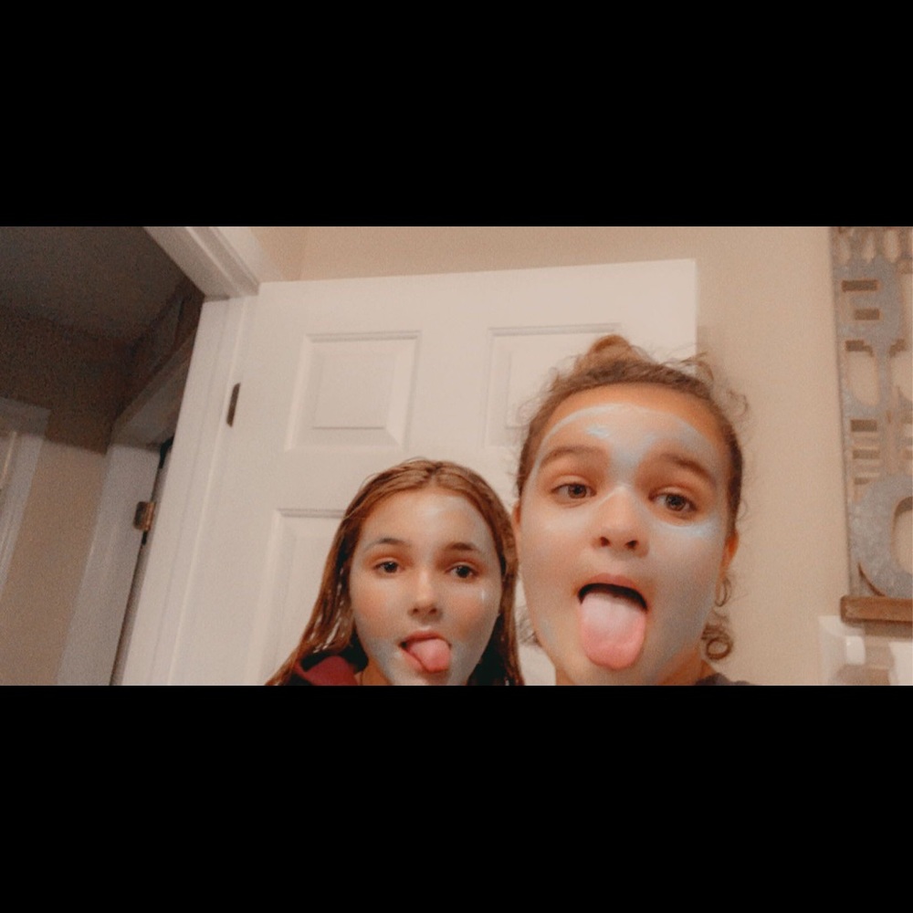 Meet your Posher, Mia